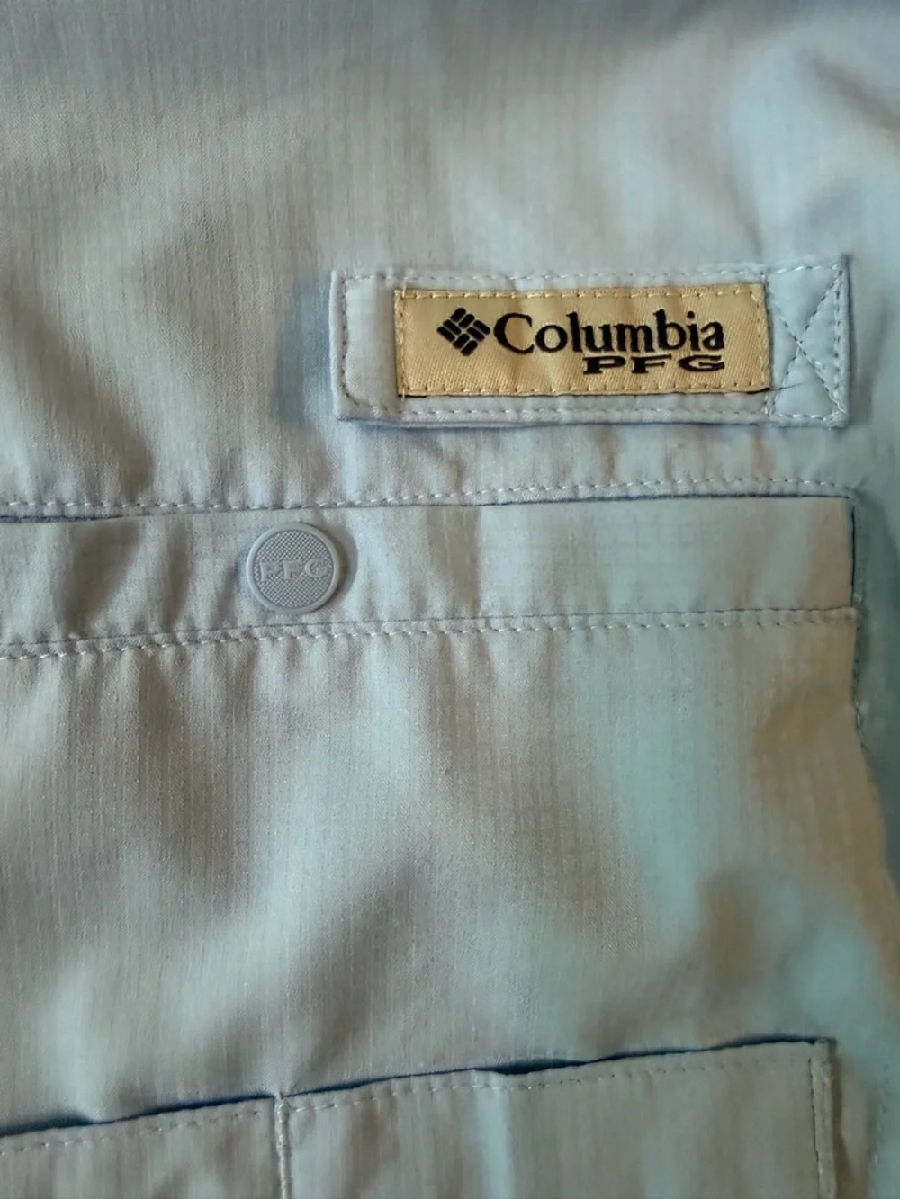 Columbia Men’s Light Blue Long-Sleeve Button-Down Fishing Shirt - Picture 6 of 10